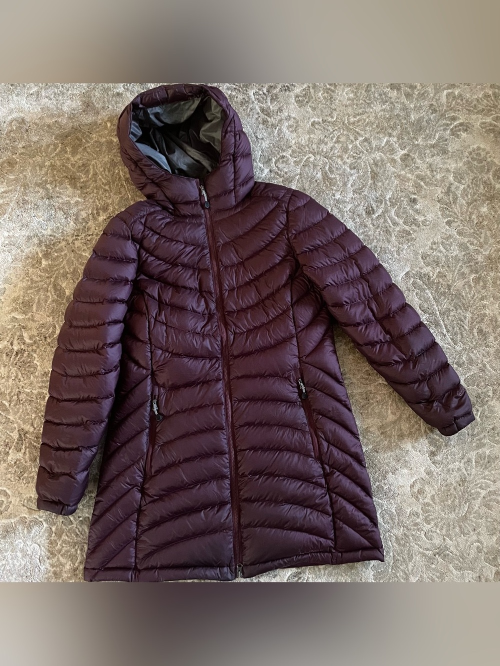 LL Bean Women's Ultralight 850 Down Hooded Coat, 3/4 Length size PS EUC